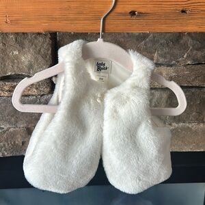 Oshkosh White Faux Fur Vest 3month.